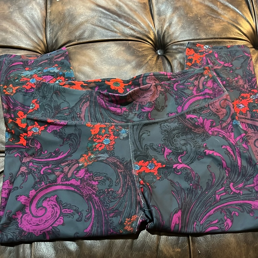 Fabletics Size L Workout leggings
